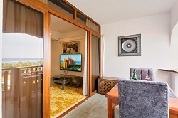 2 bedroom beachfront in Diani